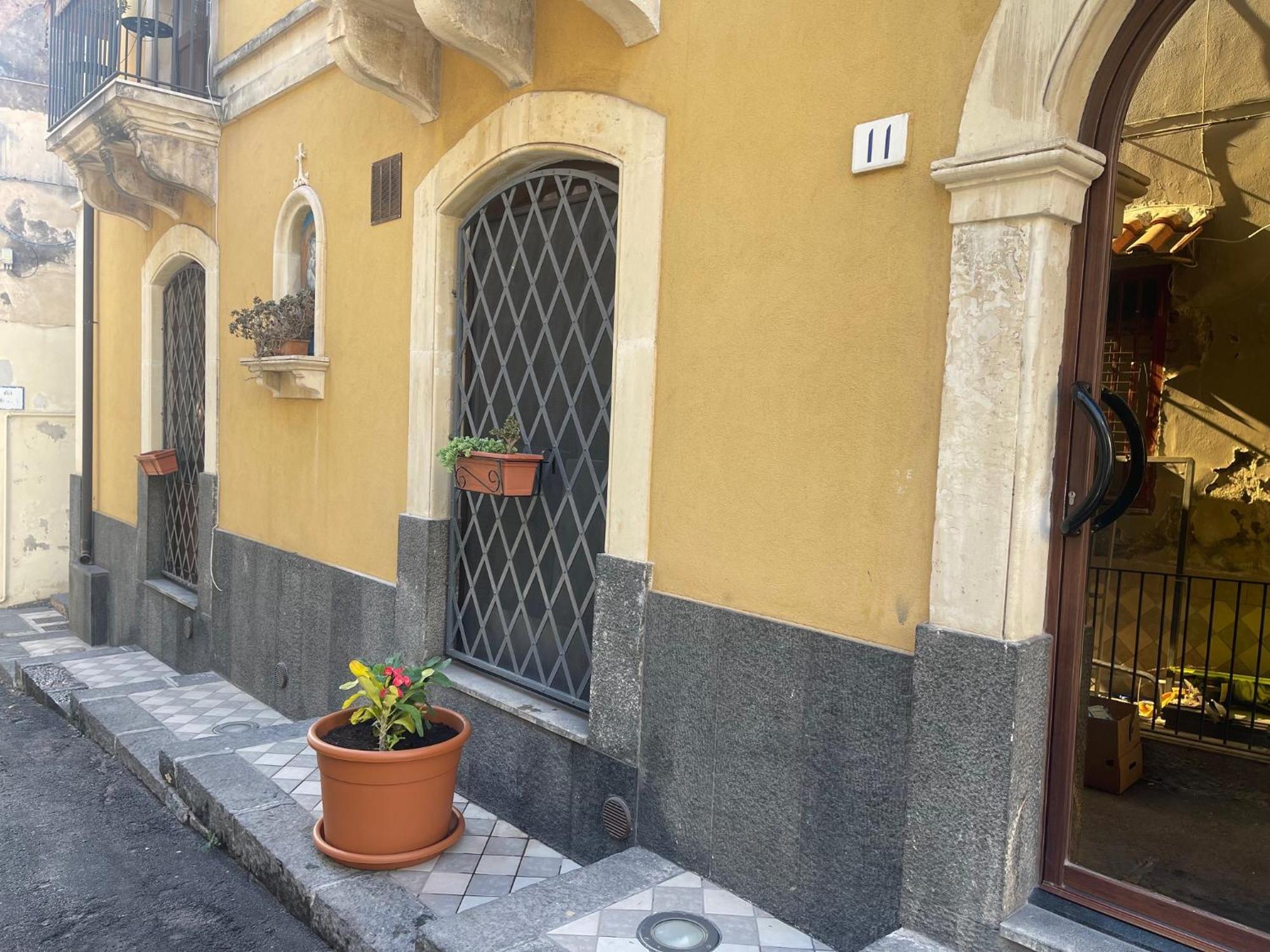 Dimora Delle Sciare - Centro Storico Apartment Catania Bagian luar foto
