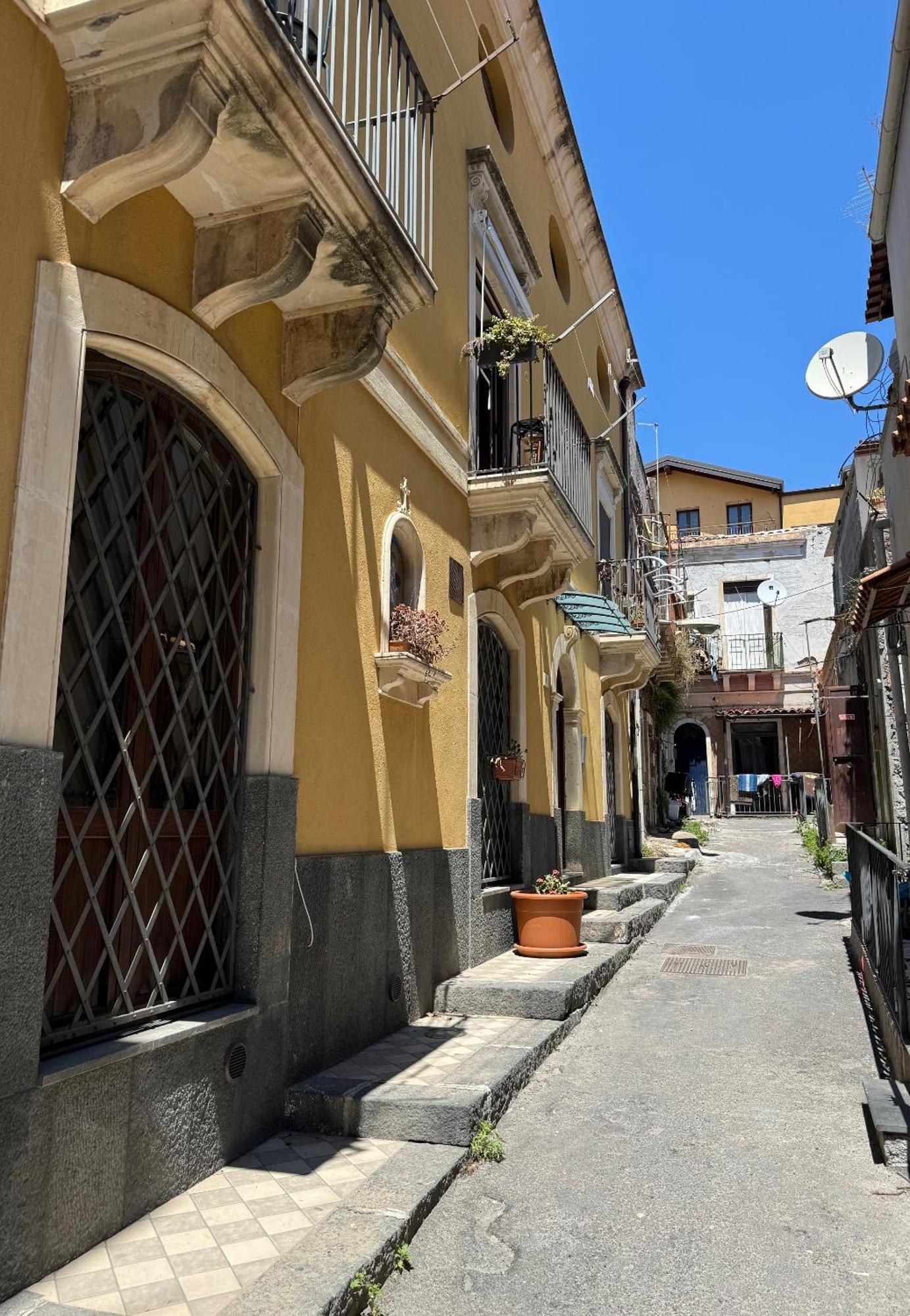 Dimora Delle Sciare - Centro Storico Apartment Catania Bagian luar foto